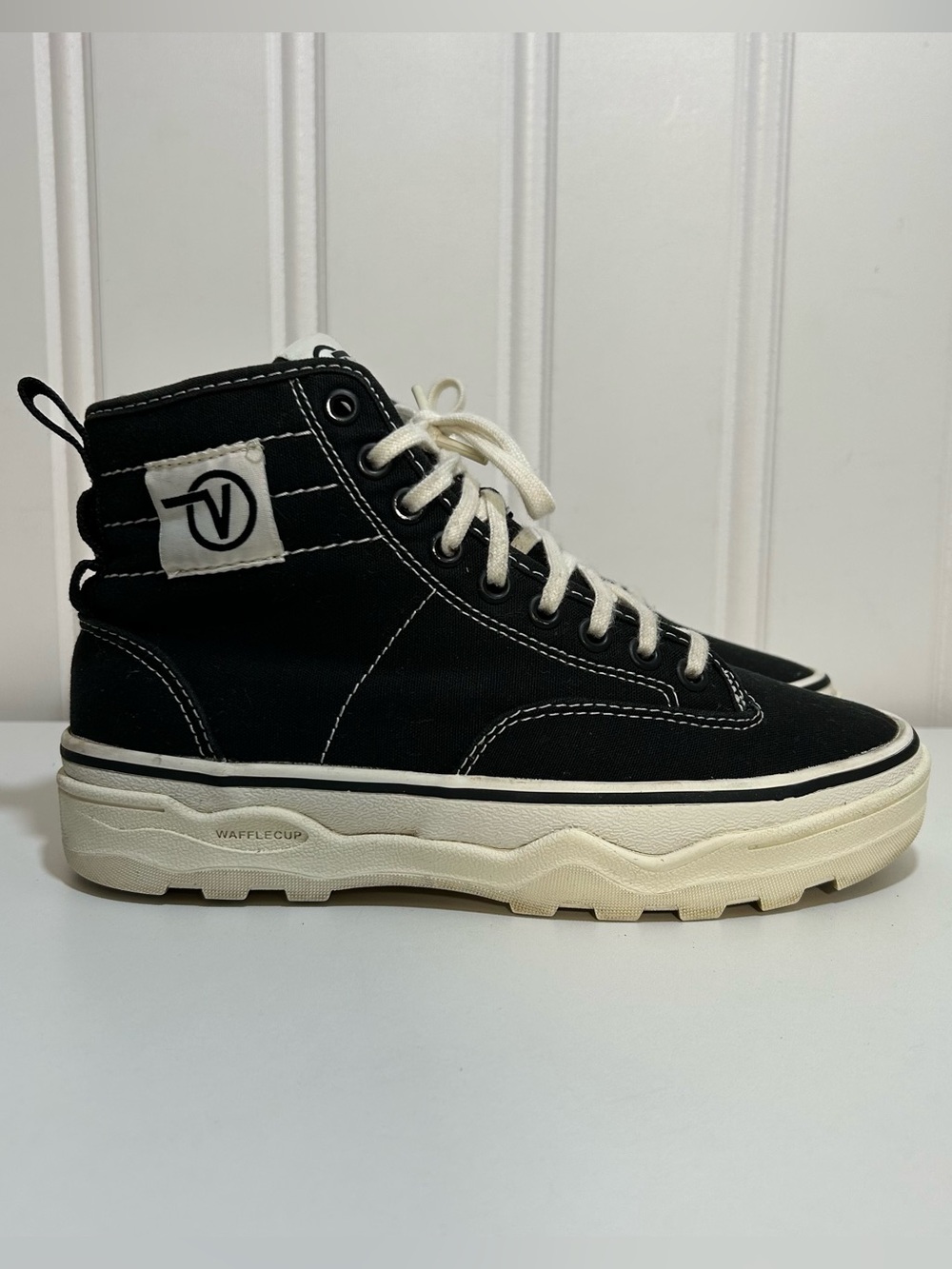 Vans sentry wc Black marsh High-Top Canvas Sneakers with Cream Sole women’s 7
